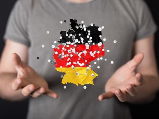 Analiza zmian społecznych w Polsce na podstawie ostatnich wydarzeń: co kształtuje nastroje i demografię?